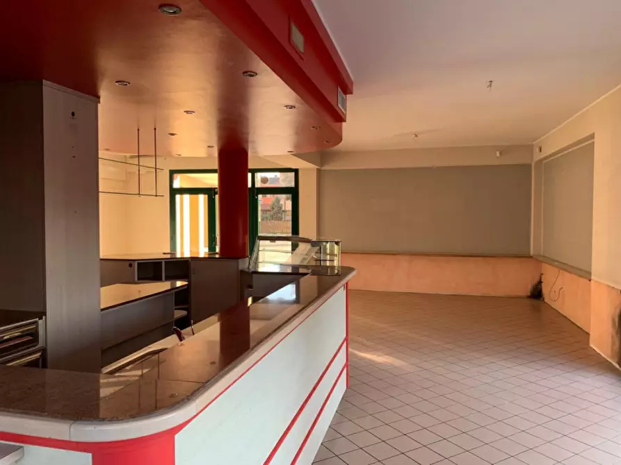 Immagine 7 di Negozio in affitto  in via Guidi a Padova