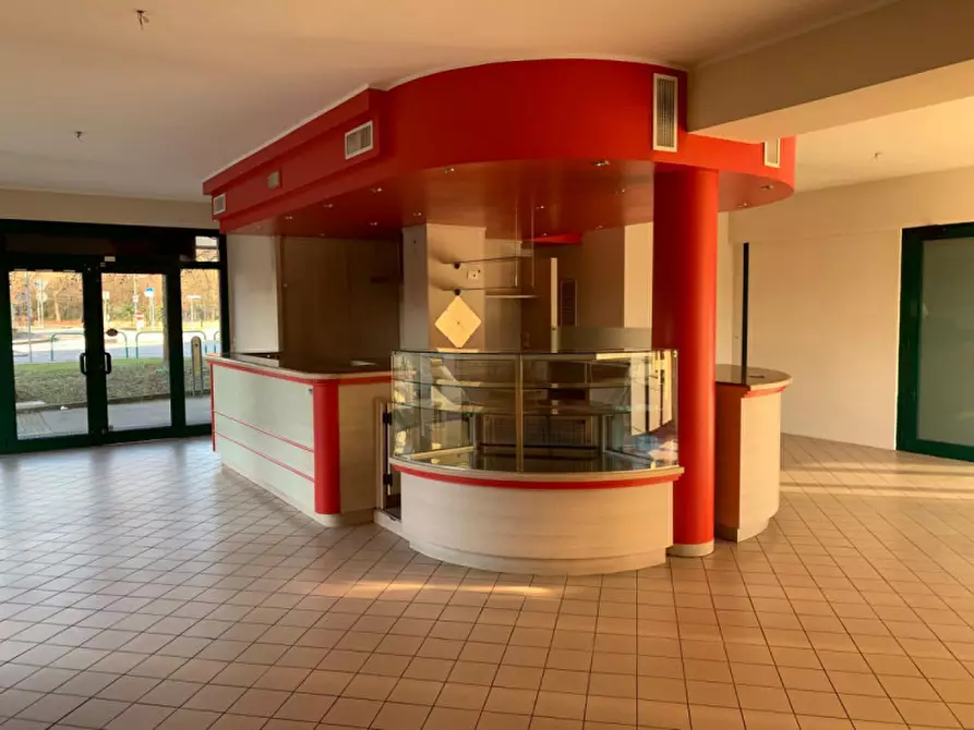 Immagine 9 di Negozio in affitto  in via Guidi a Padova