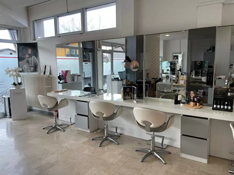 Immagine 5 di Attività commerciale in vendita  in via carducci a Castenedolo