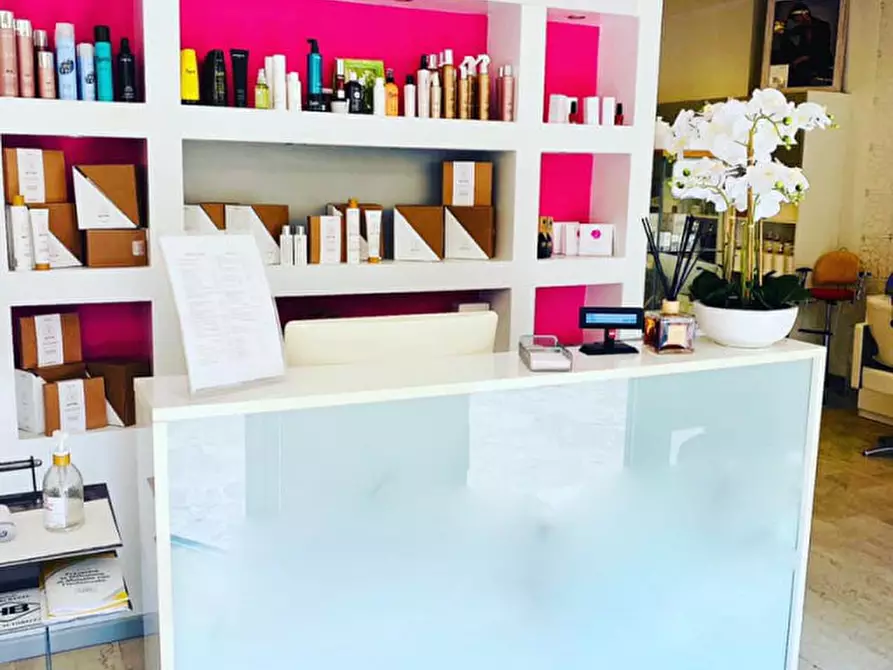 Immagine 8 di Attività commerciale in vendita  in via carducci a Castenedolo