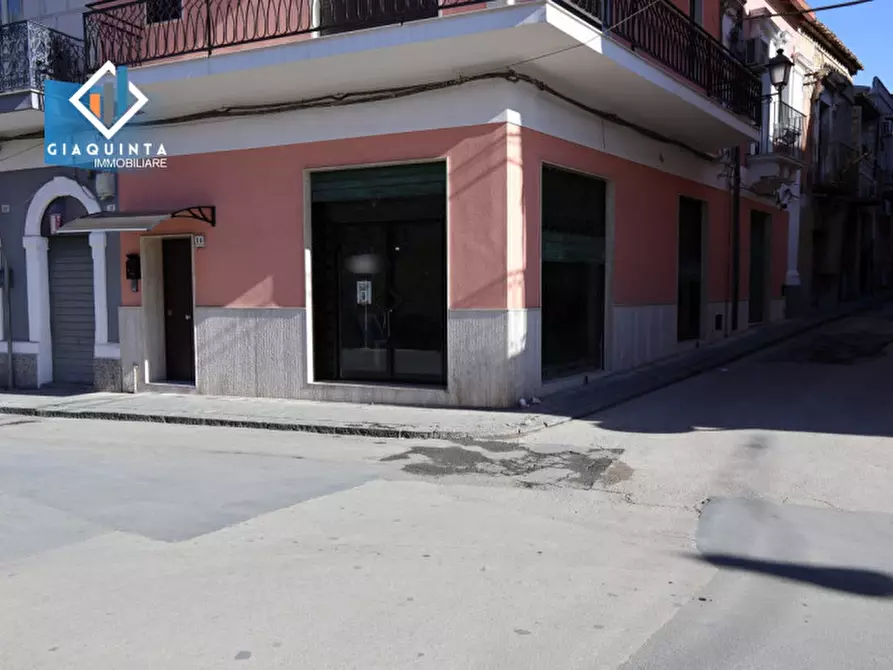 Immagine 1 di Negozio in vendita  in via Vittorio Emanuele n.16 a Palagonia
