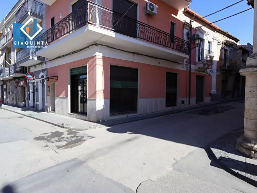 Immagine 7 di Negozio in vendita  in via Vittorio Emanuele n.16 a Palagonia