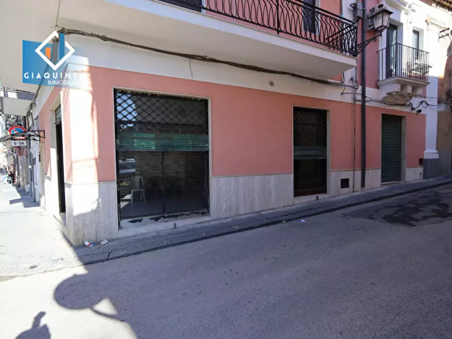 Immagine 8 di Negozio in vendita  in via Vittorio Emanuele n.16 a Palagonia