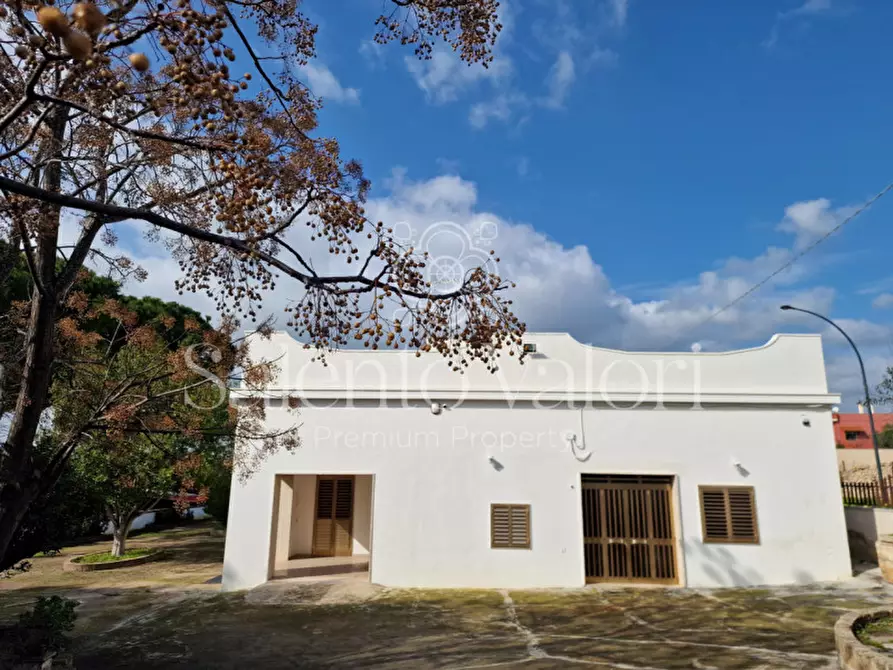 Immagine 45 di Villa in vendita  in Via Provinciale Tuglie 13 a Parabita