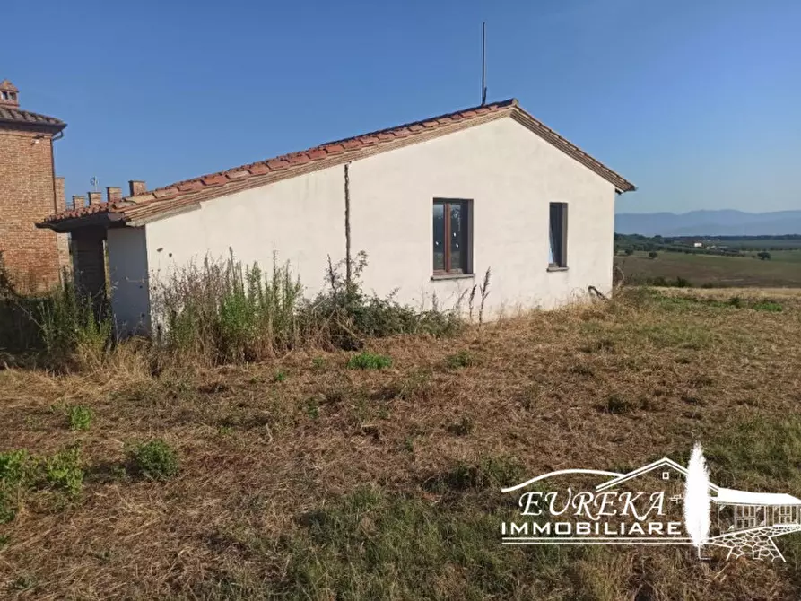 Immagine 8 di Rustico / casale in vendita  a Castiglione Del Lago