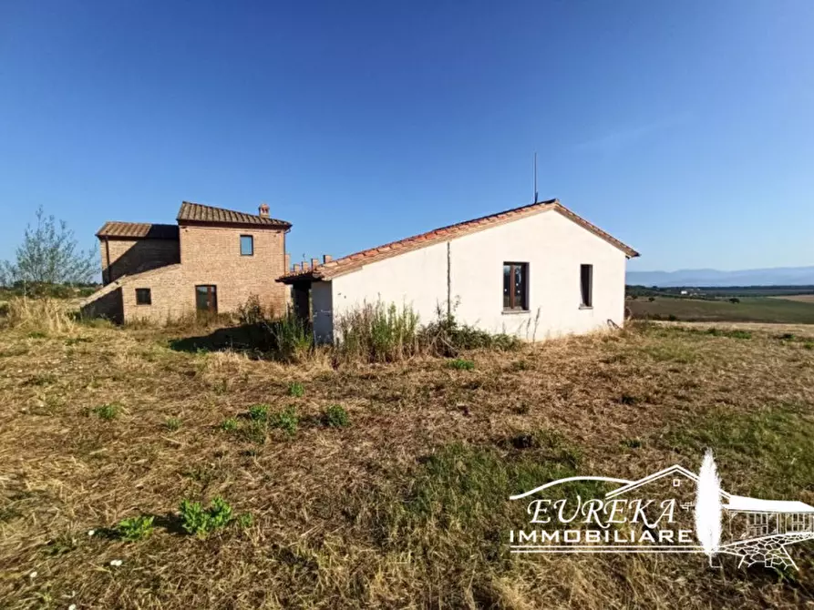 Immagine 9 di Rustico / casale in vendita  a Castiglione Del Lago