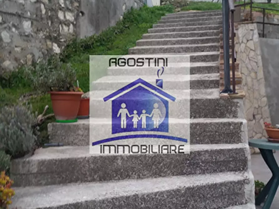 Immagine 3 di Casa indipendente in vendita  a Civitella Del Tronto