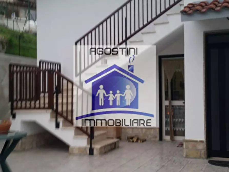 Immagine 5 di Casa indipendente in vendita  a Civitella Del Tronto