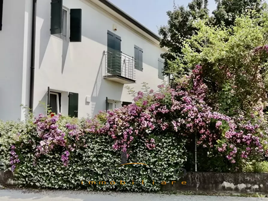 Immagine 1 di Casa indipendente in vendita  in Via Canaletto a Vedelago