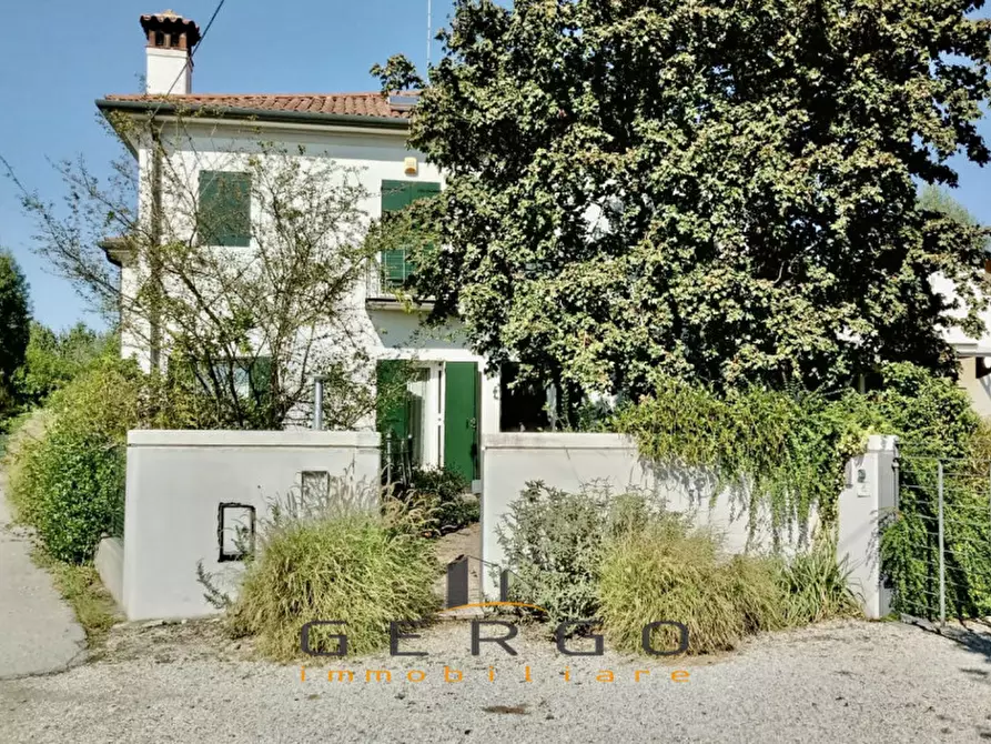 Immagine 1 di Casa indipendente in vendita  in Via Canaletto a Vedelago