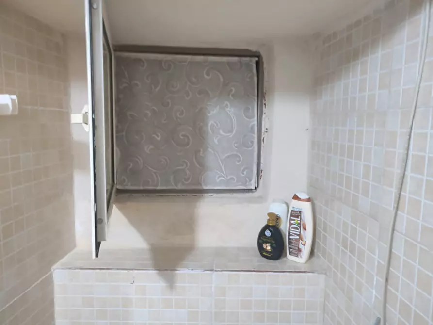 Immagine 7 di Appartamento in affitto  in strada della grazia a Napoli