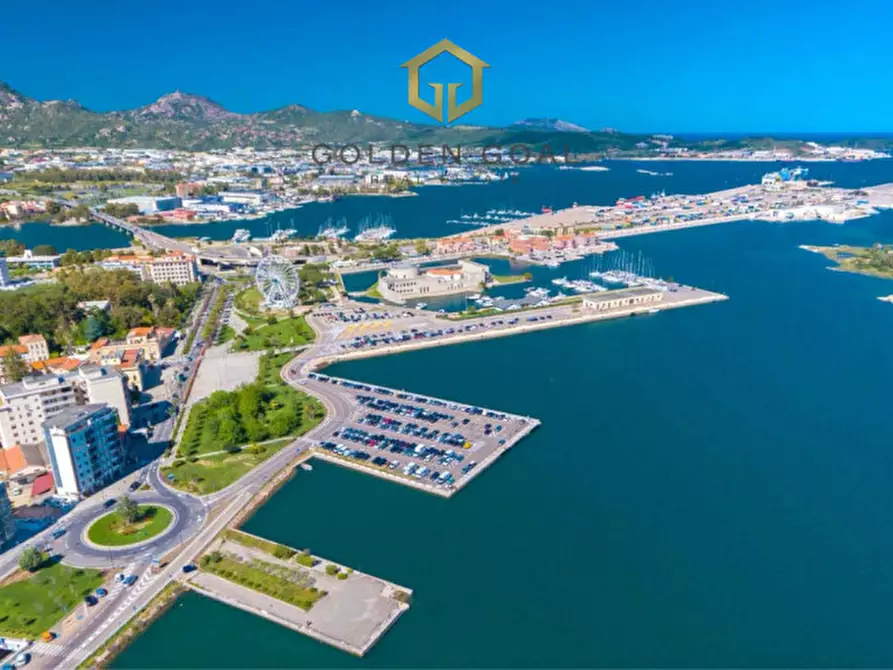 Immagine 20 di Appartamento in vendita  in Via della stampa a Olbia