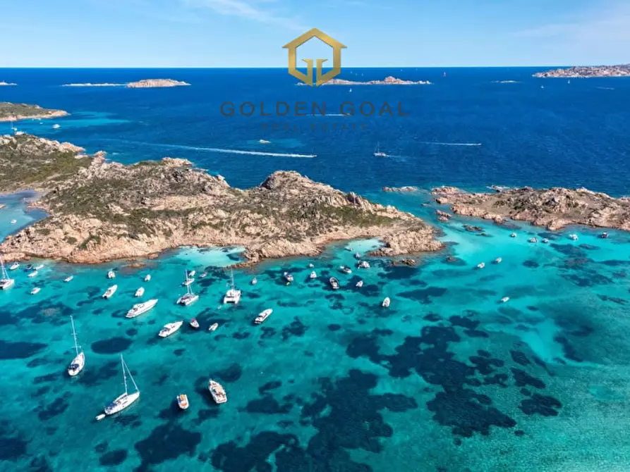 Immagine 22 di Appartamento in vendita  in Via della stampa a Olbia