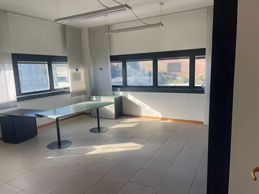 Immagine 1 di Ufficio in vendita  in via 1 maggio a Ancona