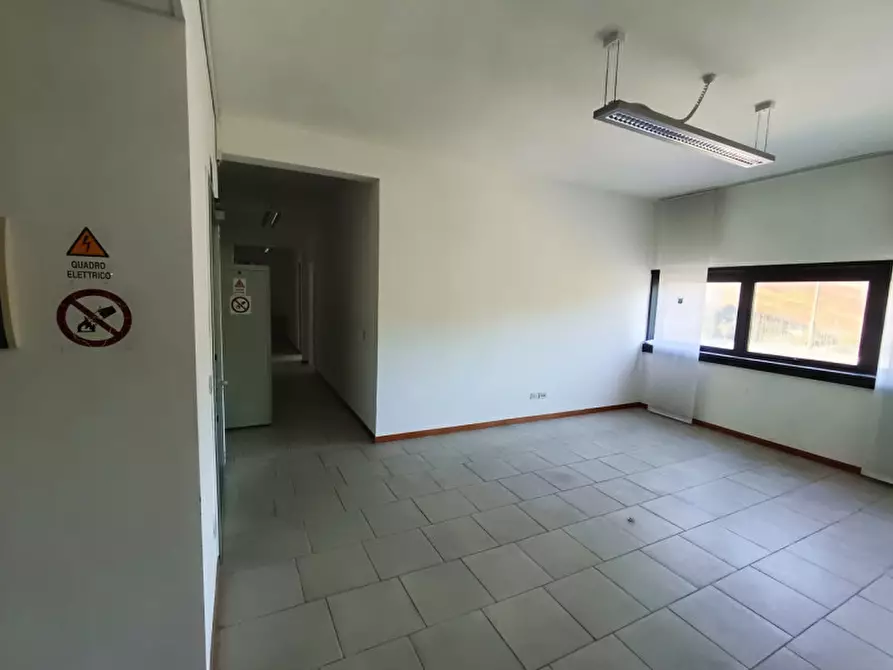 Immagine 8 di Ufficio in vendita  in via 1 maggio a Ancona