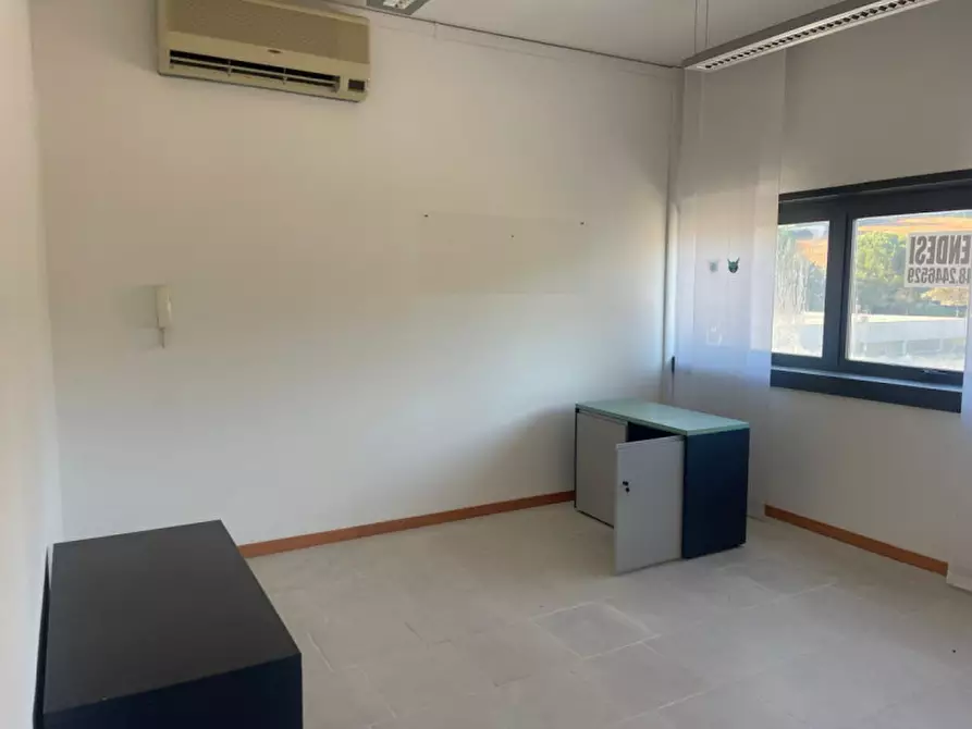 Immagine 13 di Ufficio in vendita  in via 1 maggio a Ancona