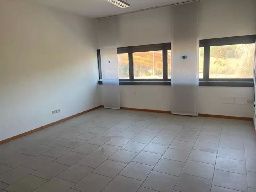 Immagine 14 di Ufficio in vendita  in via 1 maggio a Ancona