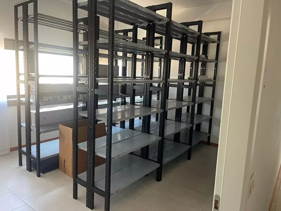 Immagine 15 di Ufficio in vendita  in via 1 maggio a Ancona