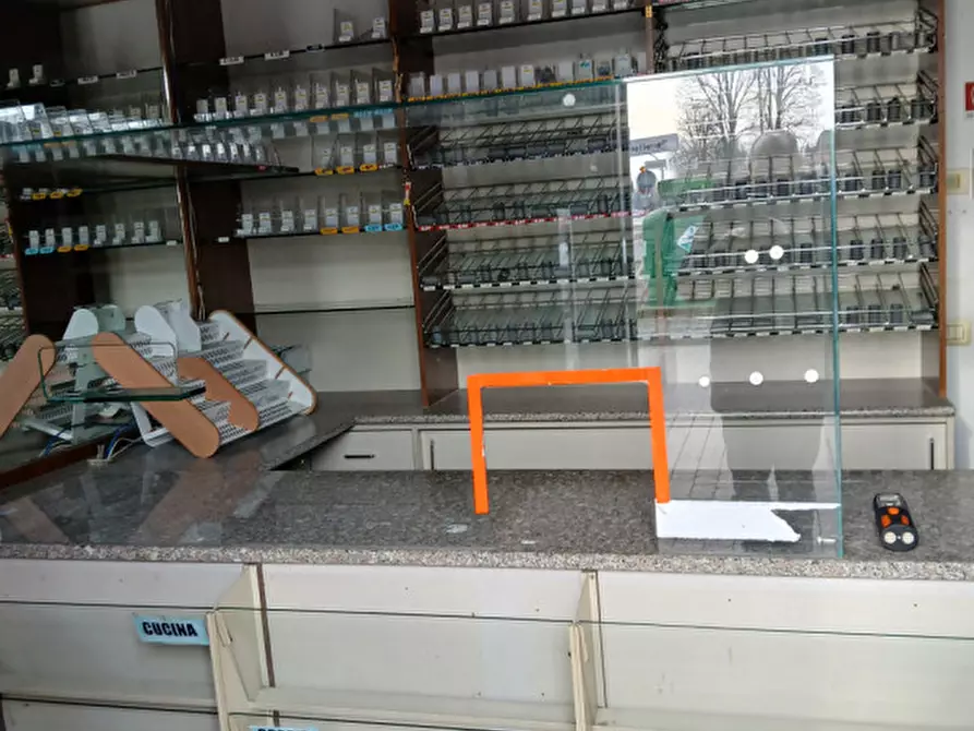 Immagine 1 di Negozio in vendita  in Via San Marino a Granarolo Dell'emilia
