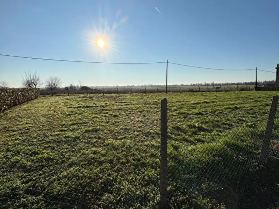Immagine 1 di Terreno in vendita  a Canda