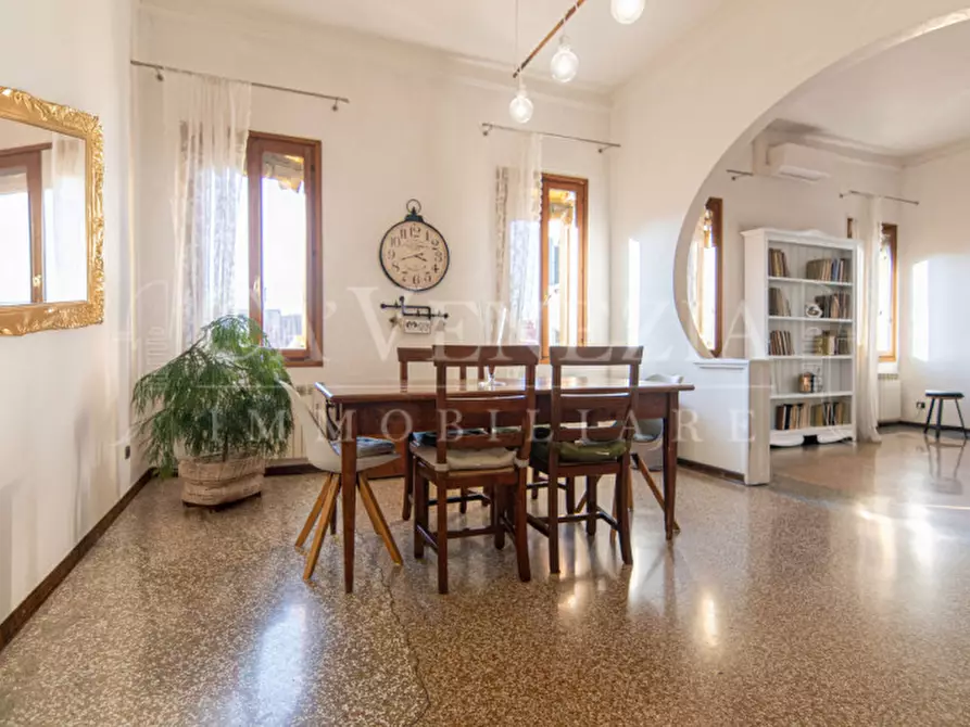Immagine 3 di Appartamento in vendita  a Venezia