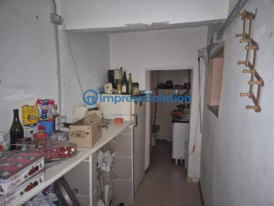 Immagine 8 di Magazzino in affitto  in Via Pavia a Napoli