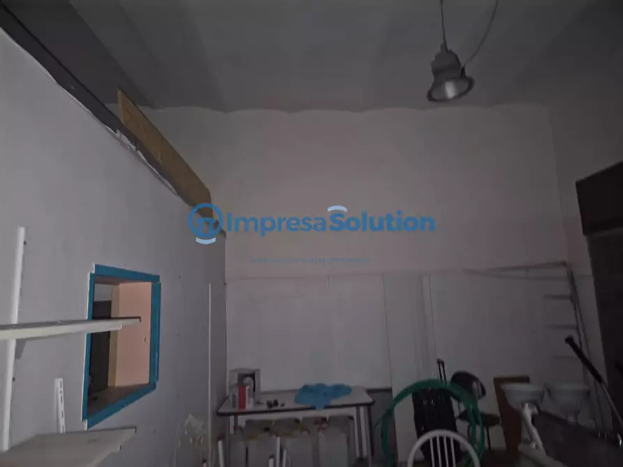 Immagine 10 di Magazzino in affitto  in Via Pavia a Napoli