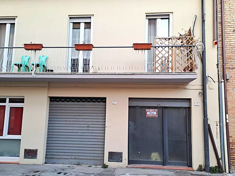 Immagine 1 di Laboratorio in vendita  a Passignano Sul Trasimeno