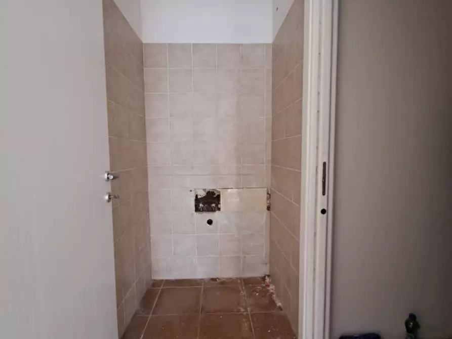 Immagine 4 di Laboratorio in vendita  a Passignano Sul Trasimeno