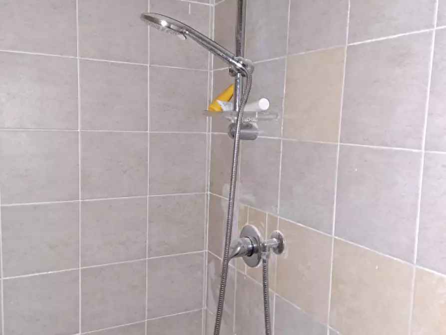 Immagine 5 di Laboratorio in vendita  a Passignano Sul Trasimeno