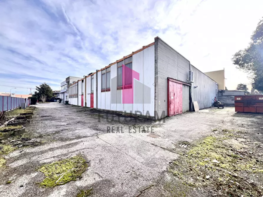 Immagine 5 di Capannone industriale in vendita  in VIA C. BATTISTI, 54 a Creazzo