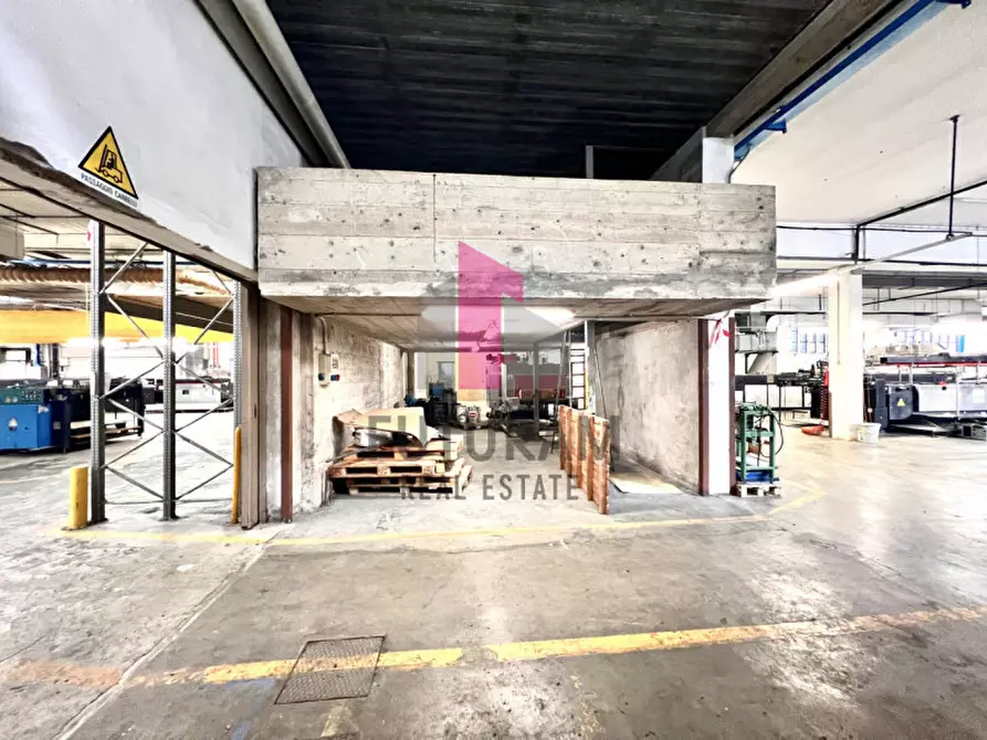 Immagine 8 di Capannone industriale in vendita  in VIA C. BATTISTI, 54 a Creazzo