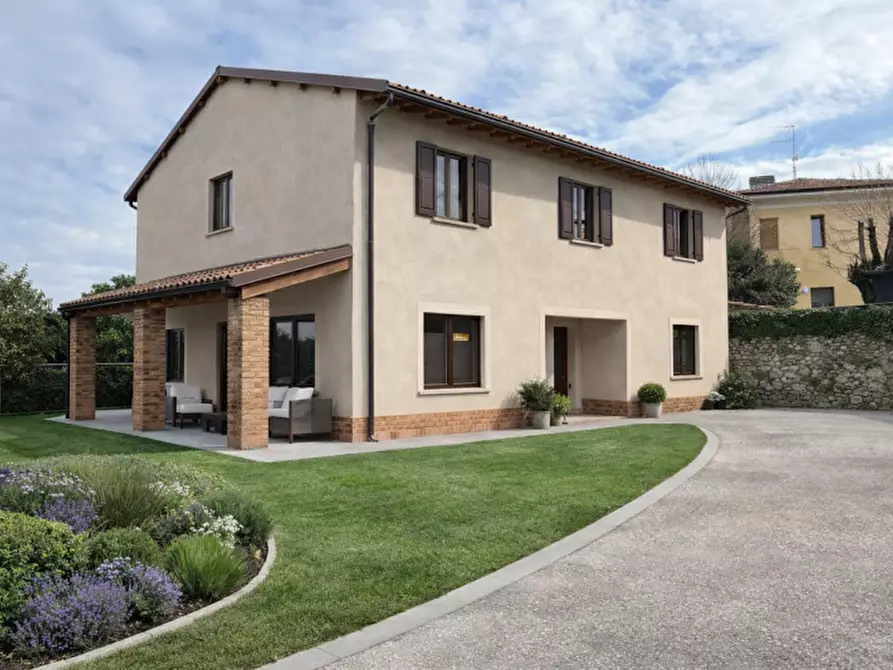 Immagine 4 di Rustico / casale in vendita  in Via Morti dell'Astore a Castiglione Delle Stiviere