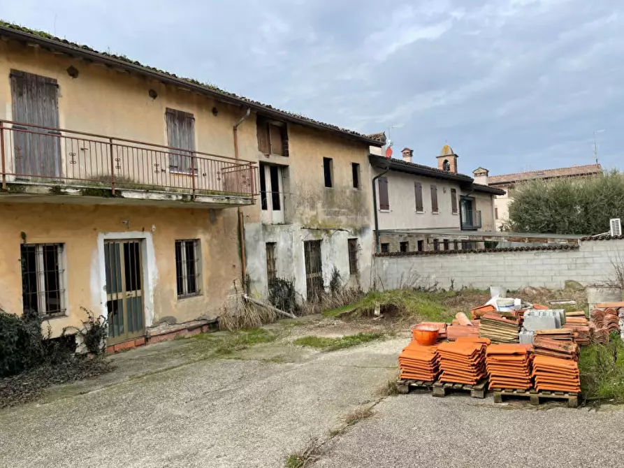 Immagine 9 di Rustico / casale in vendita  in Via Morti dell'Astore a Castiglione Delle Stiviere