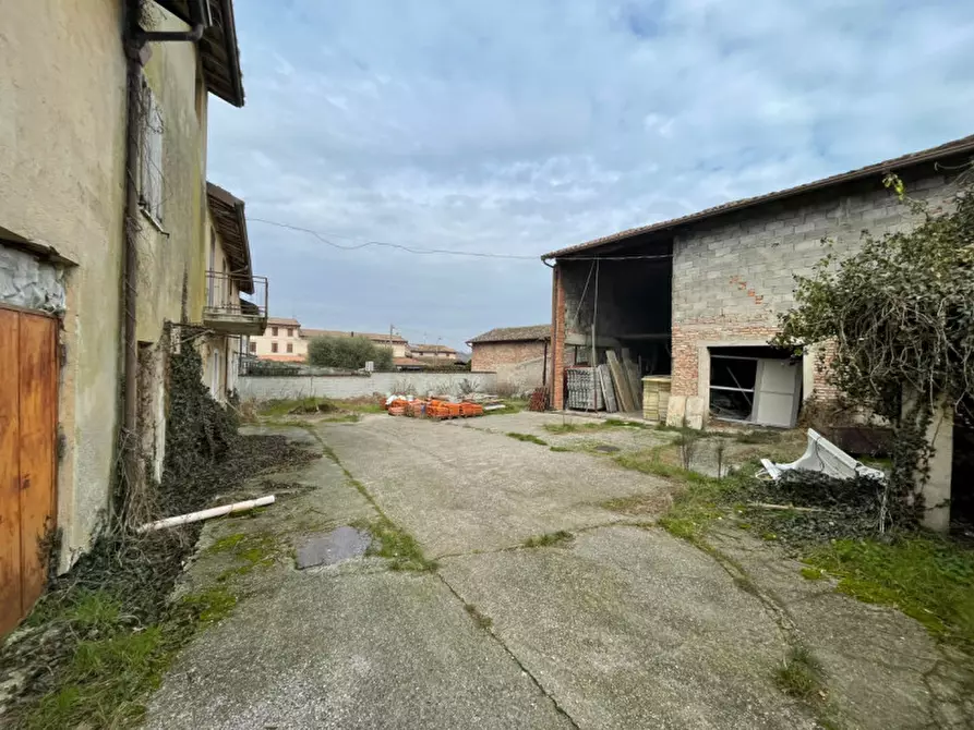 Immagine 20 di Rustico / casale in vendita  in Via Morti dell'Astore a Castiglione Delle Stiviere