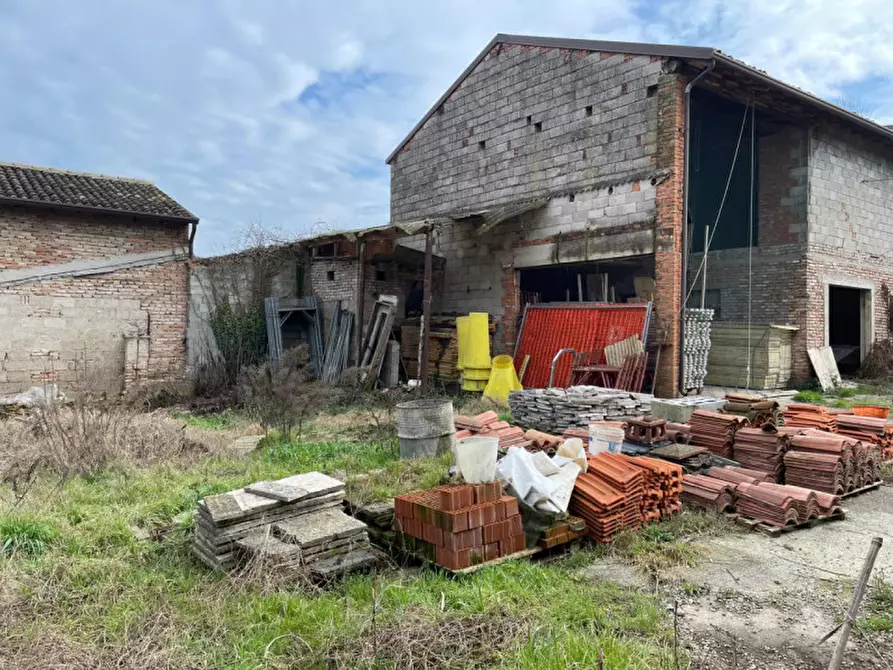 Immagine 29 di Rustico / casale in vendita  in Via Morti dell'Astore a Castiglione Delle Stiviere