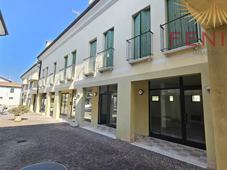 Immagine 6 di Negozio in affitto  in VIA PIAVE, 24 a Caerano Di San Marco