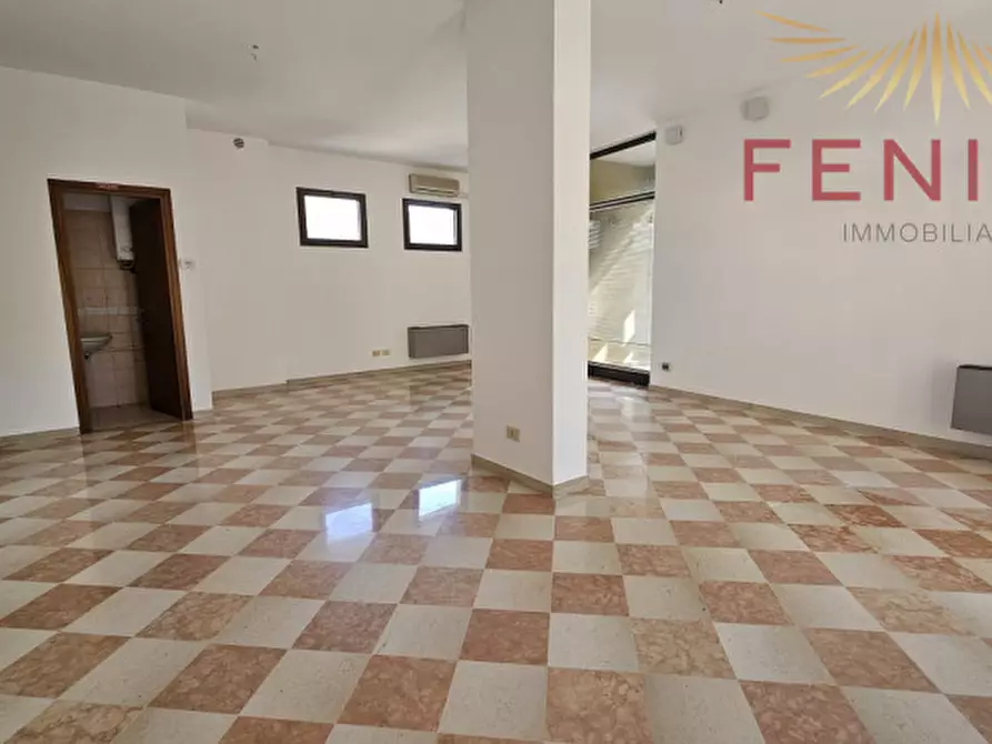 Immagine 17 di Negozio in affitto  in VIA PIAVE, 24 a Caerano Di San Marco