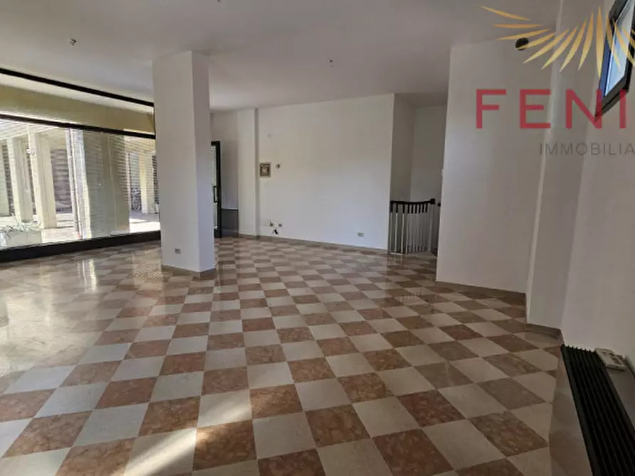 Immagine 19 di Negozio in affitto  in VIA PIAVE, 24 a Caerano Di San Marco