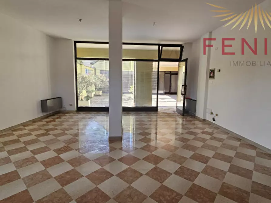 Immagine 20 di Negozio in affitto  in VIA PIAVE, 24 a Caerano Di San Marco