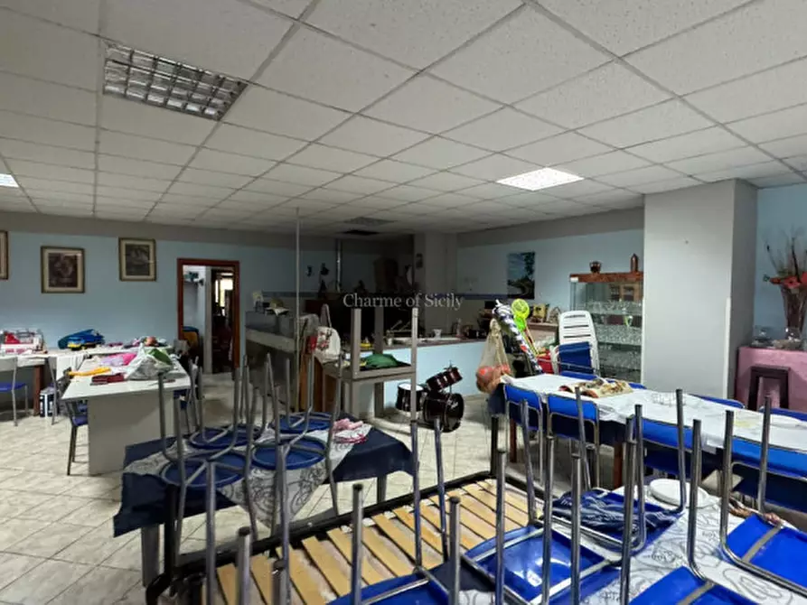 Immagine 20 di Negozio in vendita  in VIALE FORTUNA a Pachino