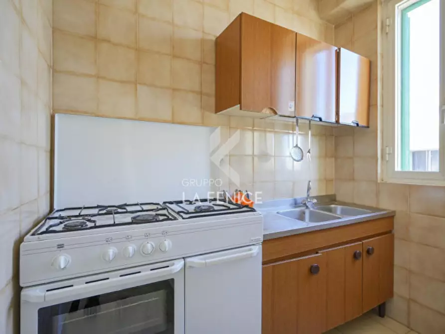 Immagine 3 di Palazzo in affitto  in via Messina a Fasano