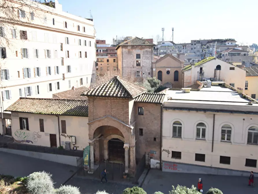 Immagine 25 di Appartamento in vendita  in Via Roma Libera a Roma