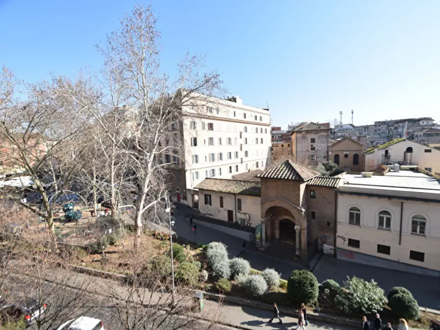 Immagine 26 di Appartamento in vendita  in Via Roma Libera a Roma