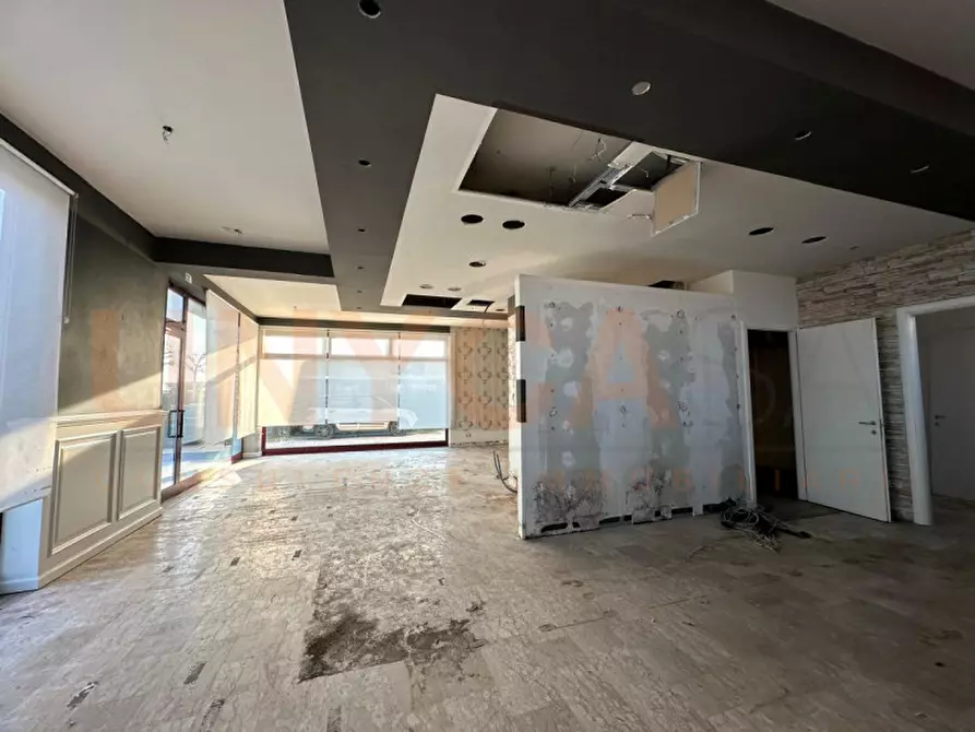 Immagine 3 di Negozio in affitto  a Villafranca Padovana