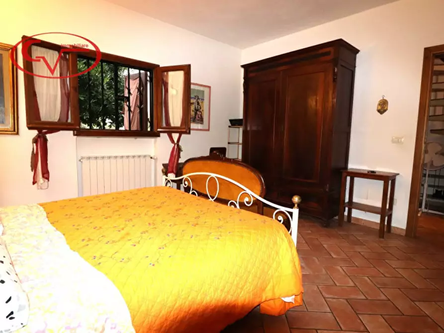 Immagine 18 di Villa in vendita  in gaville a Figline E Incisa Valdarno