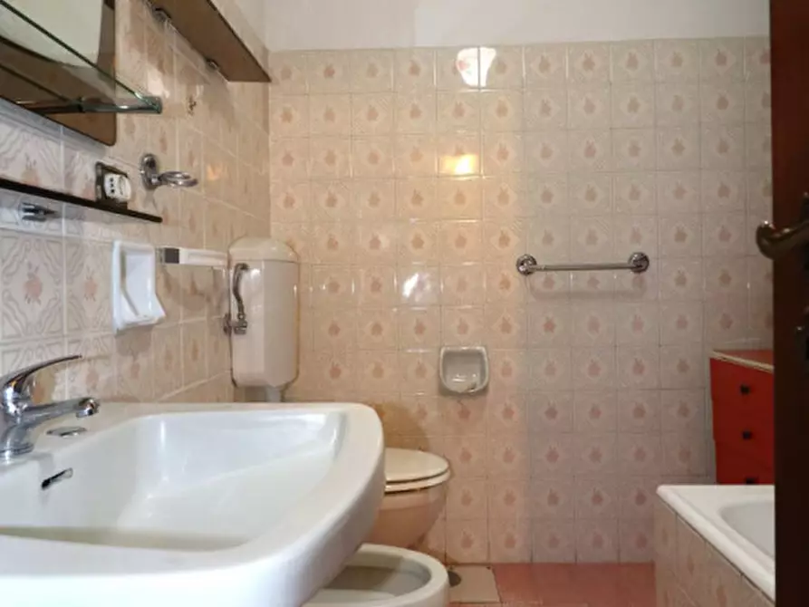 Immagine 41 di Villa in vendita  in gaville a Figline E Incisa Valdarno