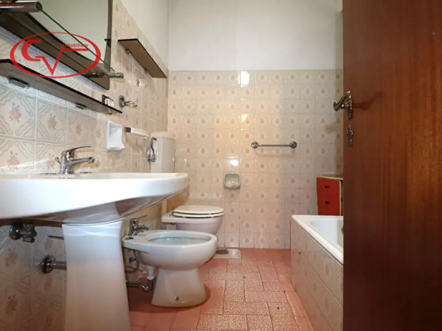 Immagine 43 di Villa in vendita  in gaville a Figline E Incisa Valdarno