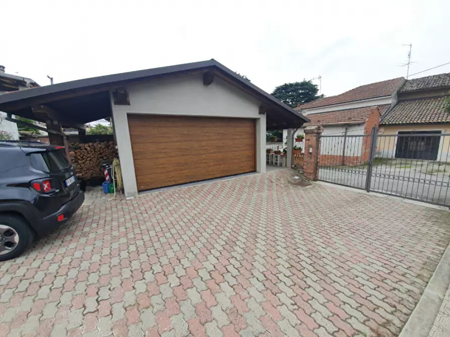Immagine 25 di Villa in vendita  in Via Trieste 33 a Mirabello Monferrato