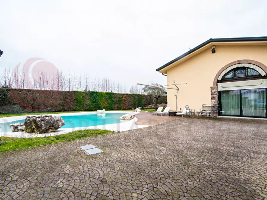 Immagine 32 di Villa in vendita  in via guazzi a Abano Terme